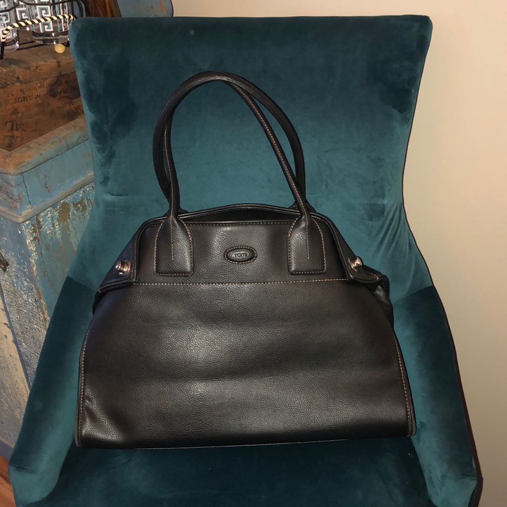 Woman’s Tod’s purse